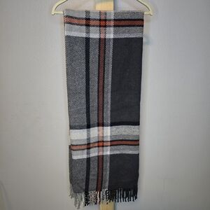 Plaid Throw Blanket with Fringe. Nwot.